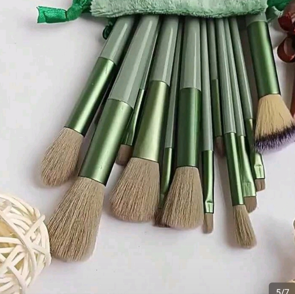 New Makeup Brushes Green